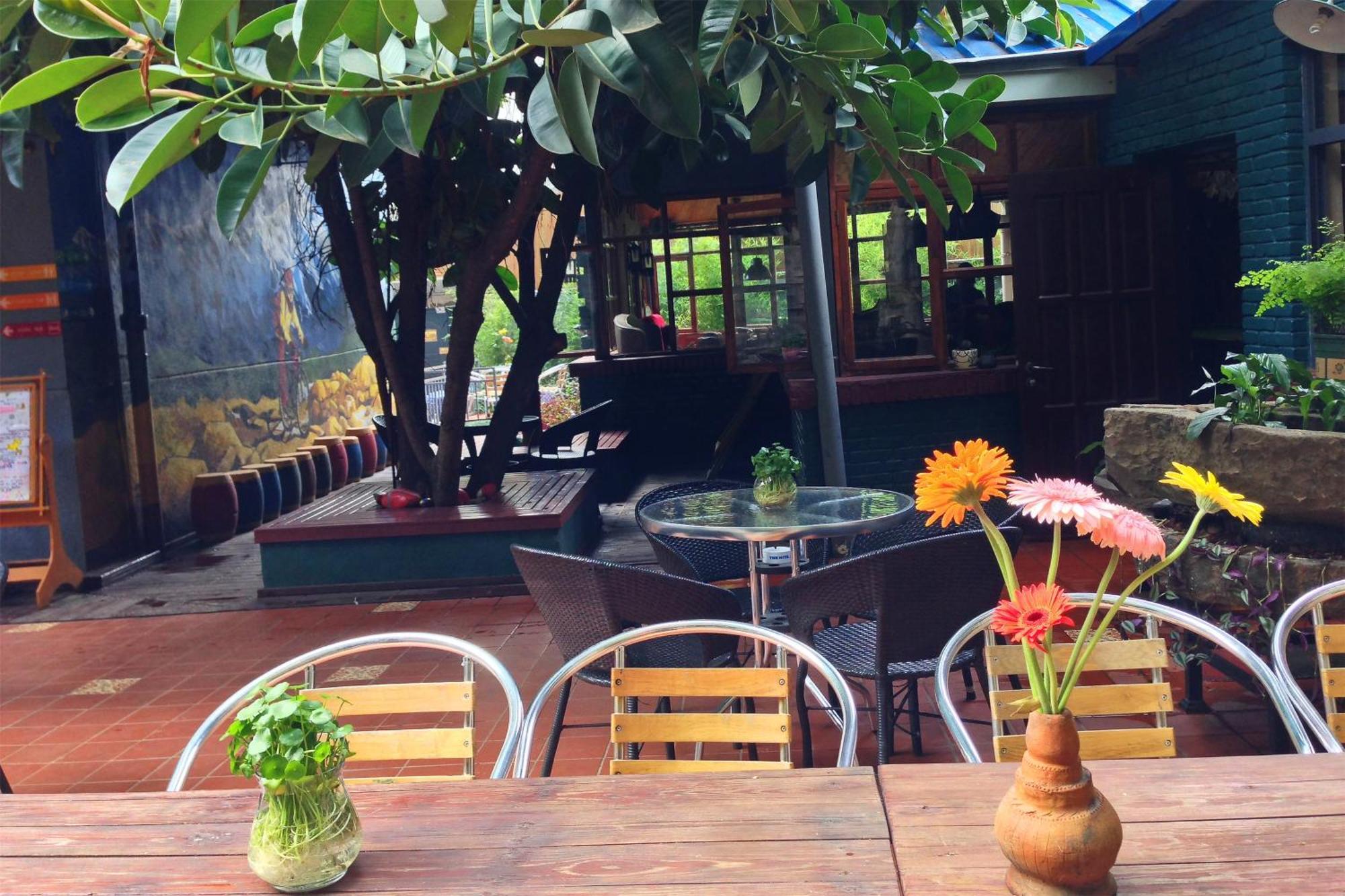Kunming Upland International Youth Hostel Near The City Center ,2 Mins Walk To The Subway, 2 Mins Walk To The Green Lake, Close To Yuan Tong Temple, Old Street, Yunnan University, Convenient Payment And Visa Cards Are Accepted Exterior photo
