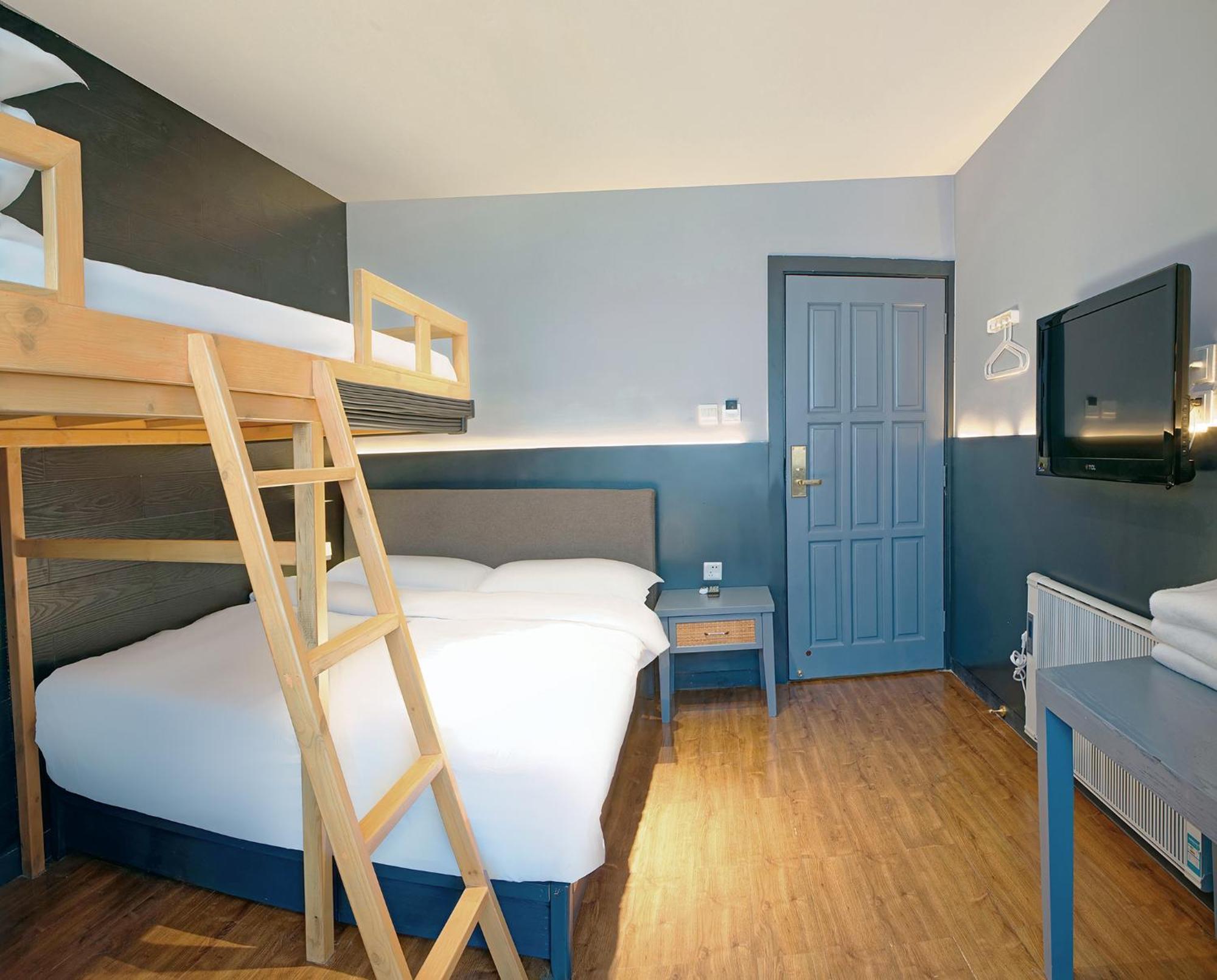 Kunming Upland International Youth Hostel Near The City Center ,2 Mins Walk To The Subway, 2 Mins Walk To The Green Lake, Close To Yuan Tong Temple, Old Street, Yunnan University, Convenient Payment And Visa Cards Are Accepted Exterior photo
