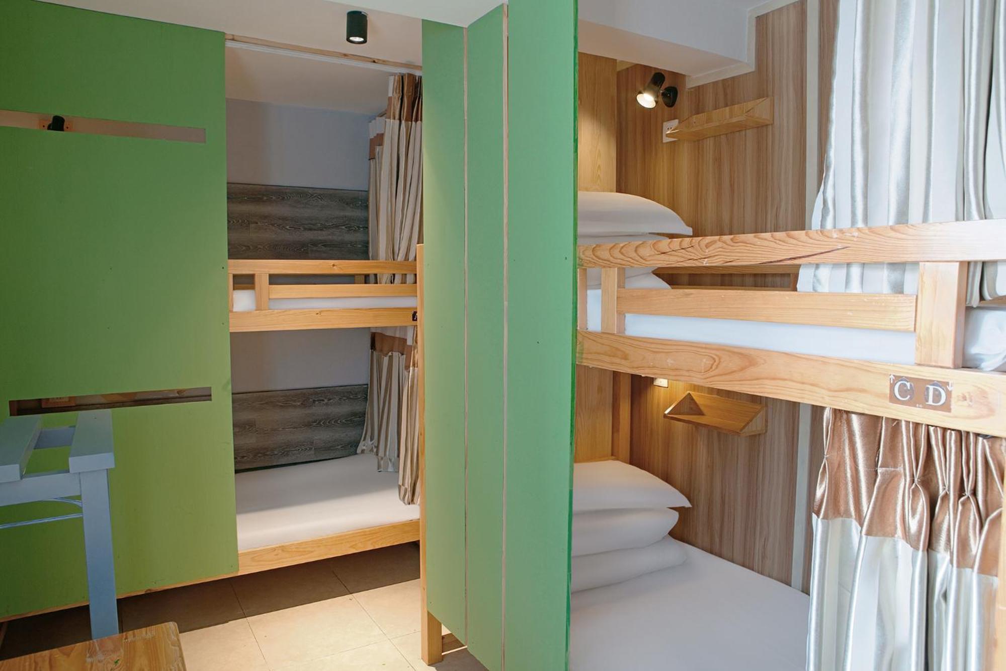 Kunming Upland International Youth Hostel Near The City Center ,2 Mins Walk To The Subway, 2 Mins Walk To The Green Lake, Close To Yuan Tong Temple, Old Street, Yunnan University, Convenient Payment And Visa Cards Are Accepted Exterior photo