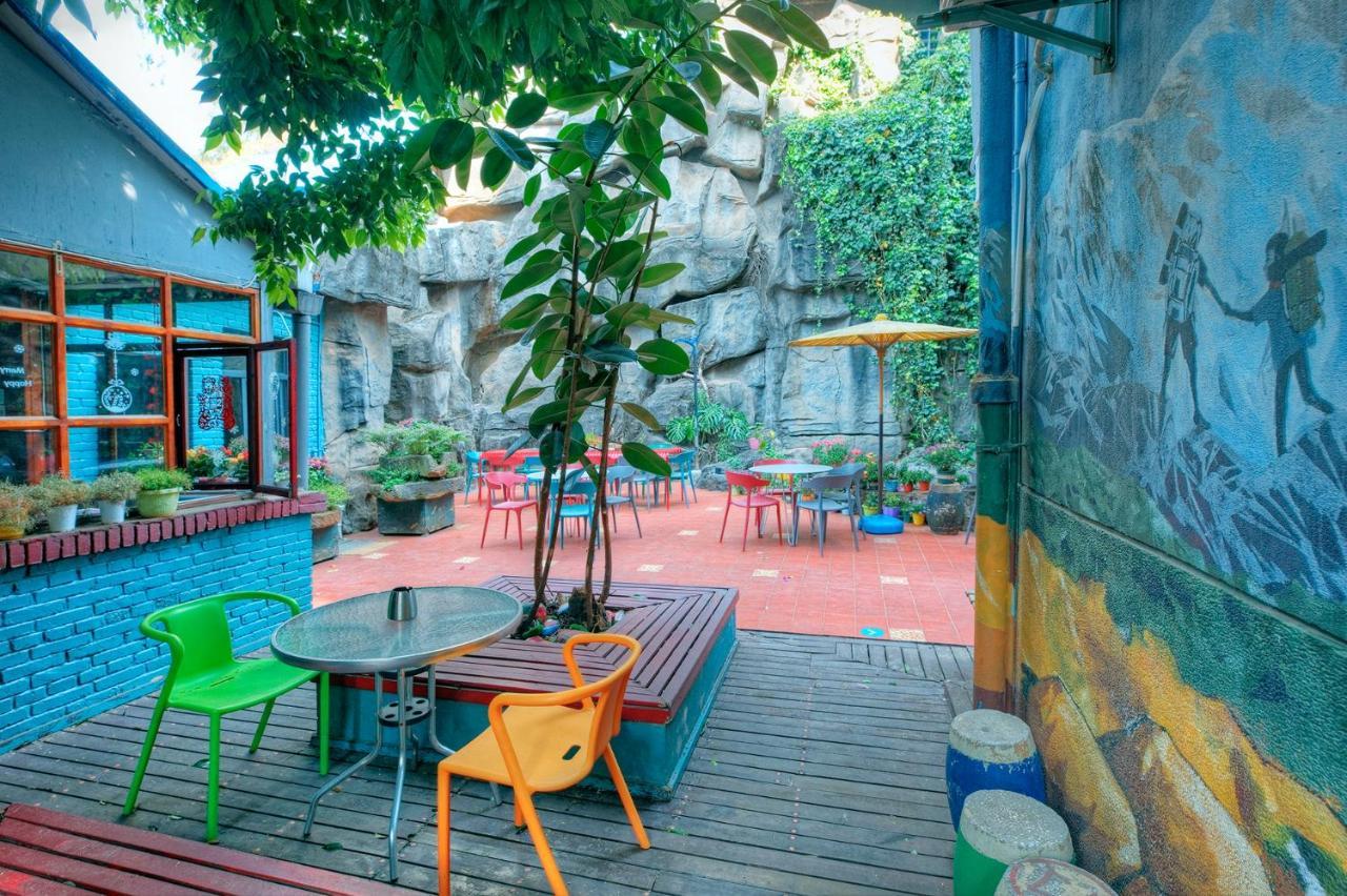 Kunming Upland International Youth Hostel Near The City Center ,2 Mins Walk To The Subway, 2 Mins Walk To The Green Lake, Close To Yuan Tong Temple, Old Street, Yunnan University, Convenient Payment And Visa Cards Are Accepted Exterior photo